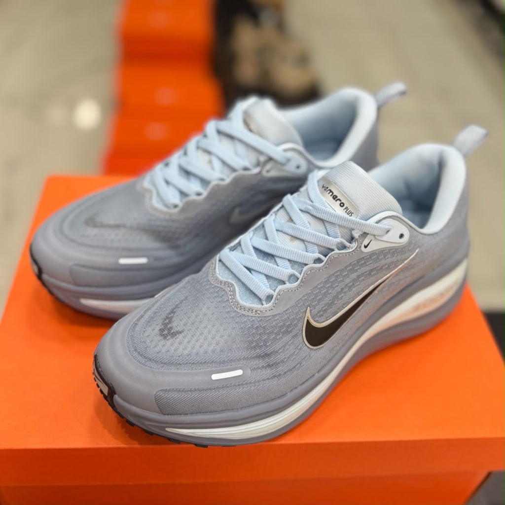 Nike Vomero 18 Plus