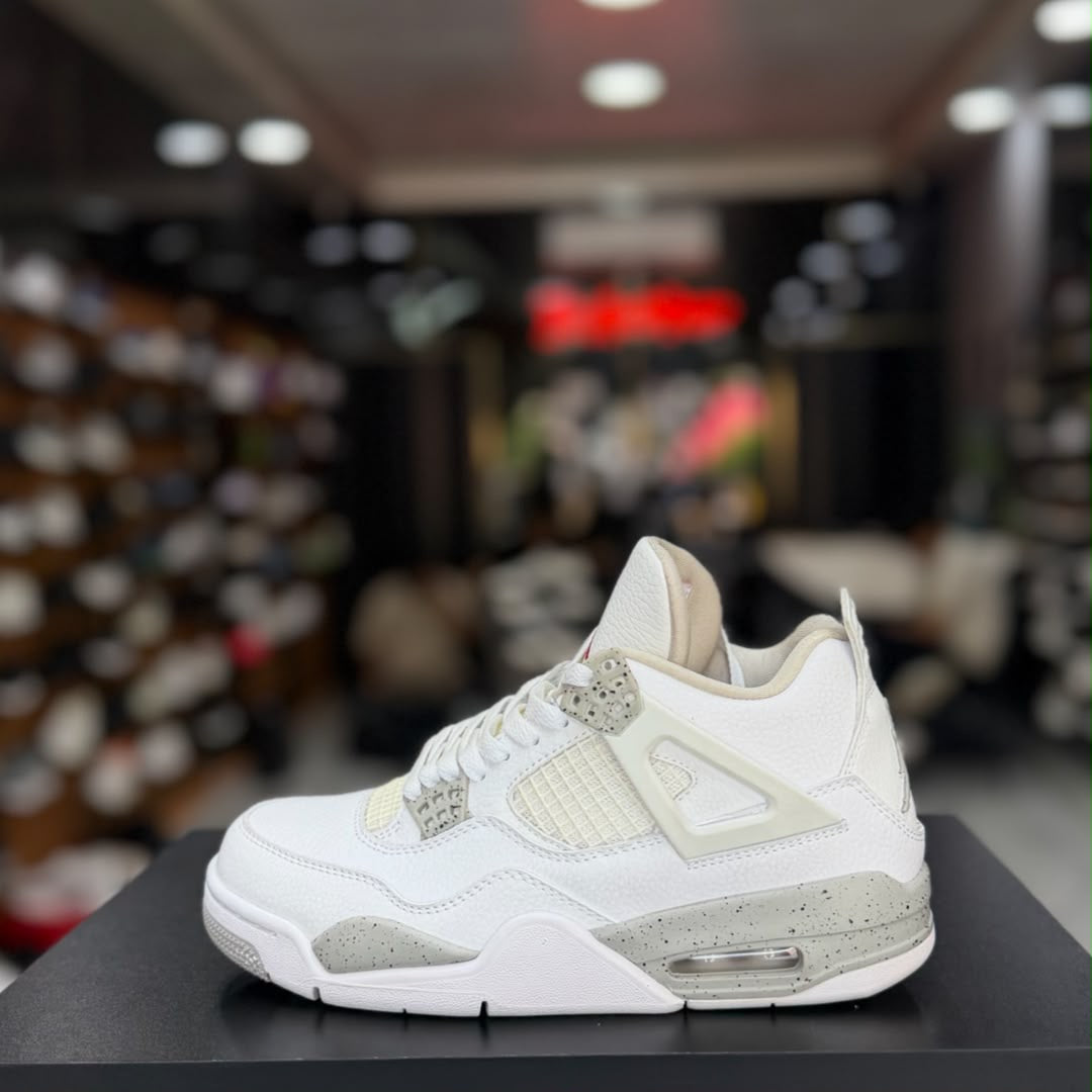 Air Jordan 4 Retro OG “White Oreo”