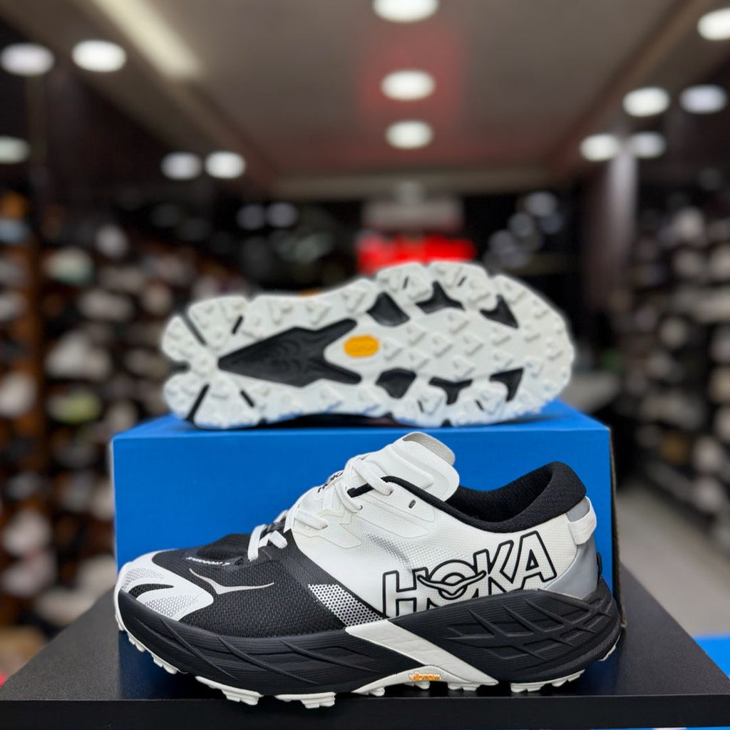 Hoka Speedgoat 7