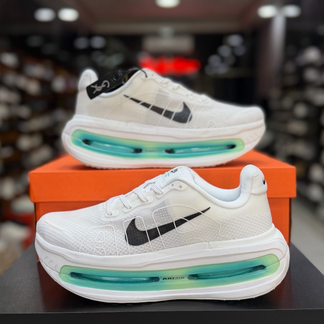 Nike Vomero 18 Premium