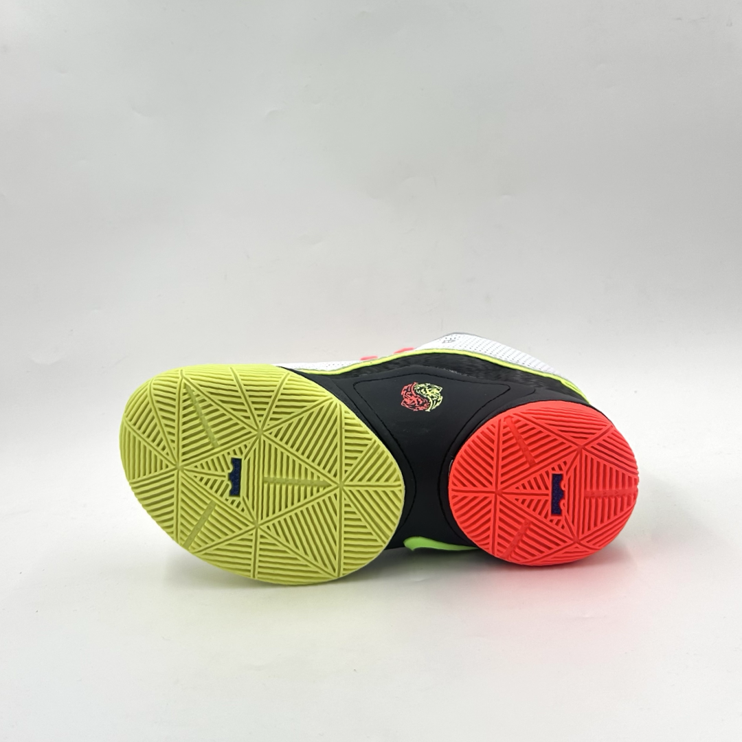 Nike Lebron 22 (Ep Moonlight)