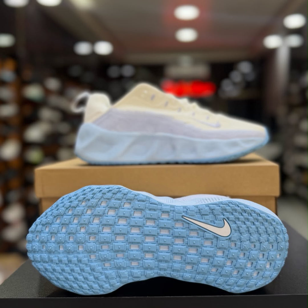 Nike Ava Edge