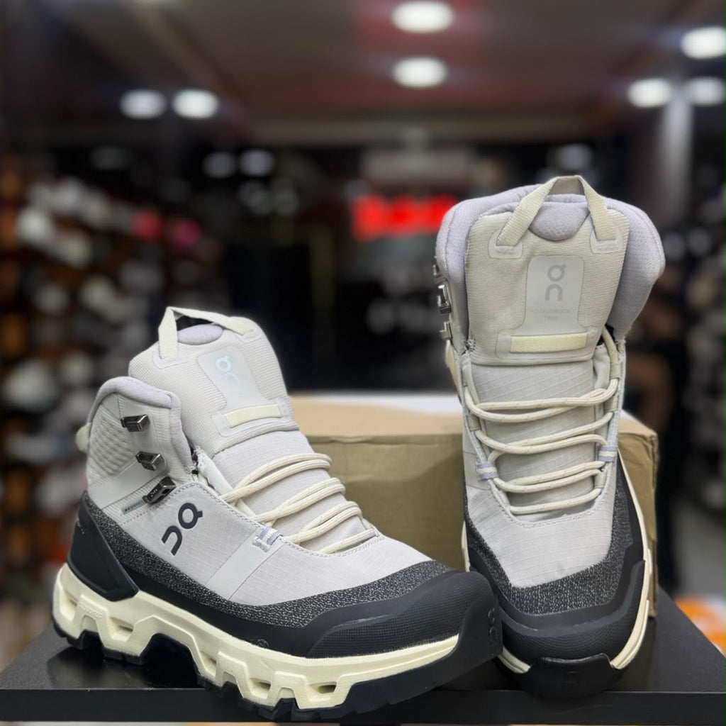 On Cloudrock Trek Waterproof