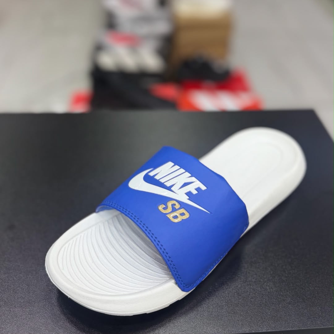 Nike Slipper