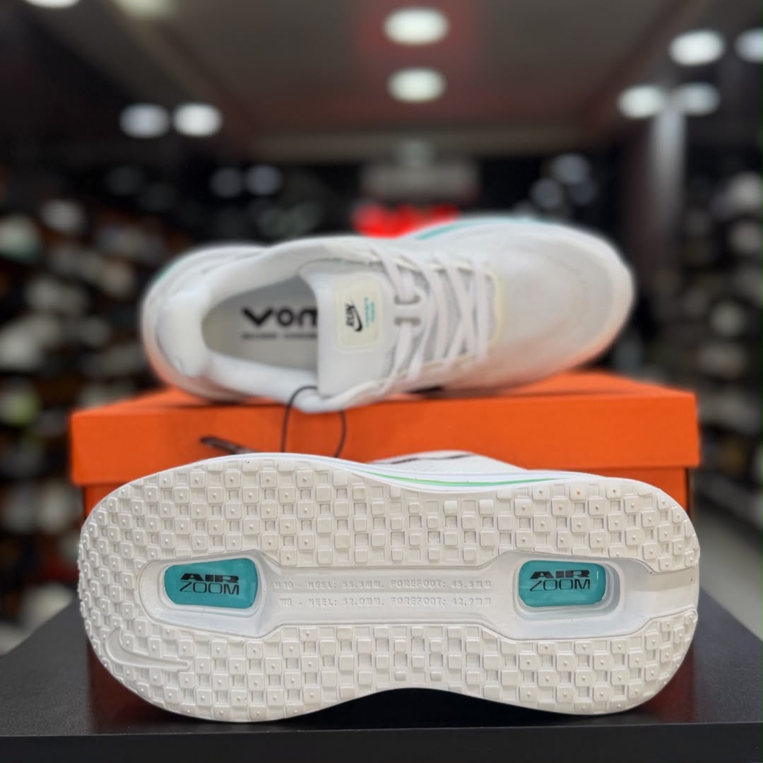 Nike Vomero 18 Premium