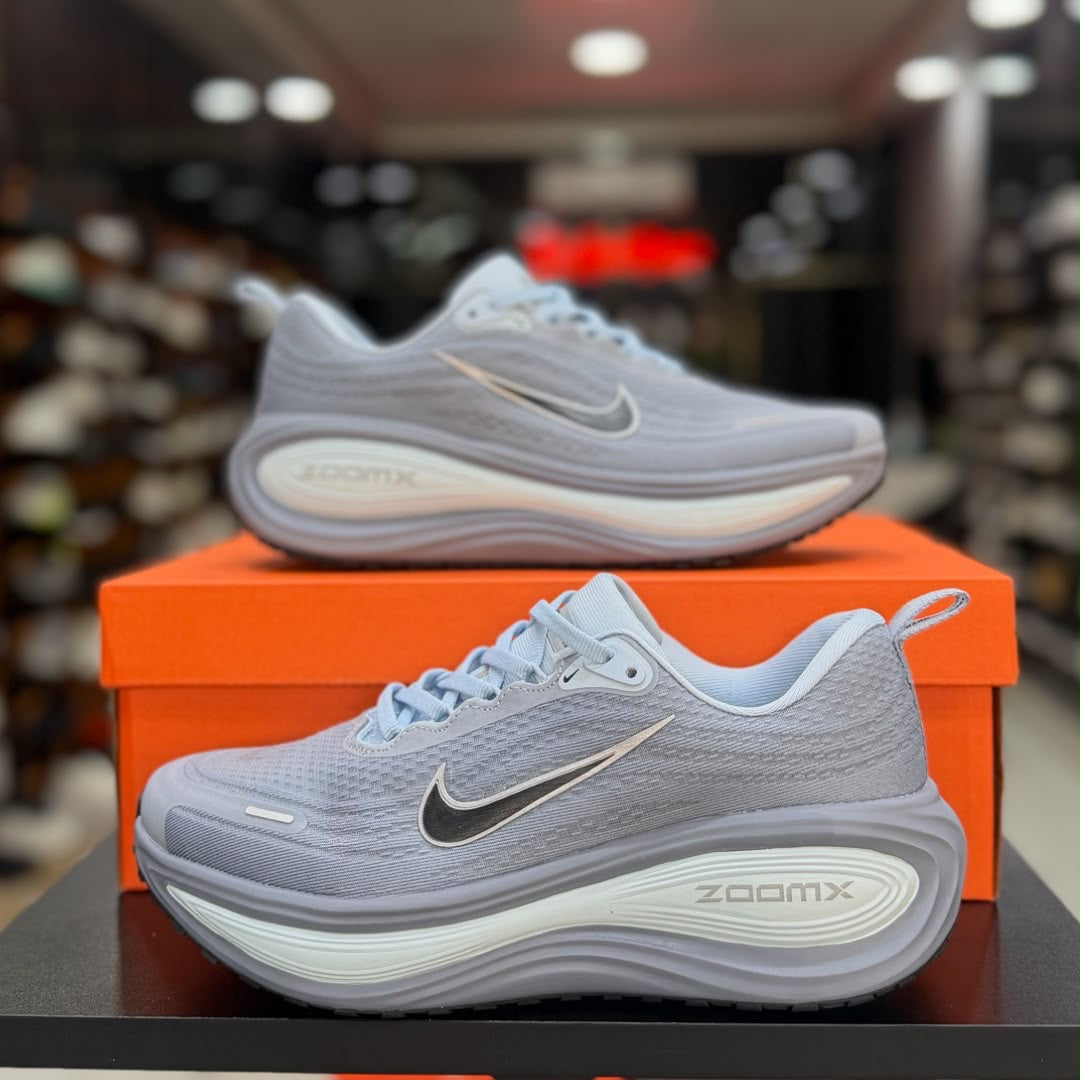 Nike Vomero 18 Plus