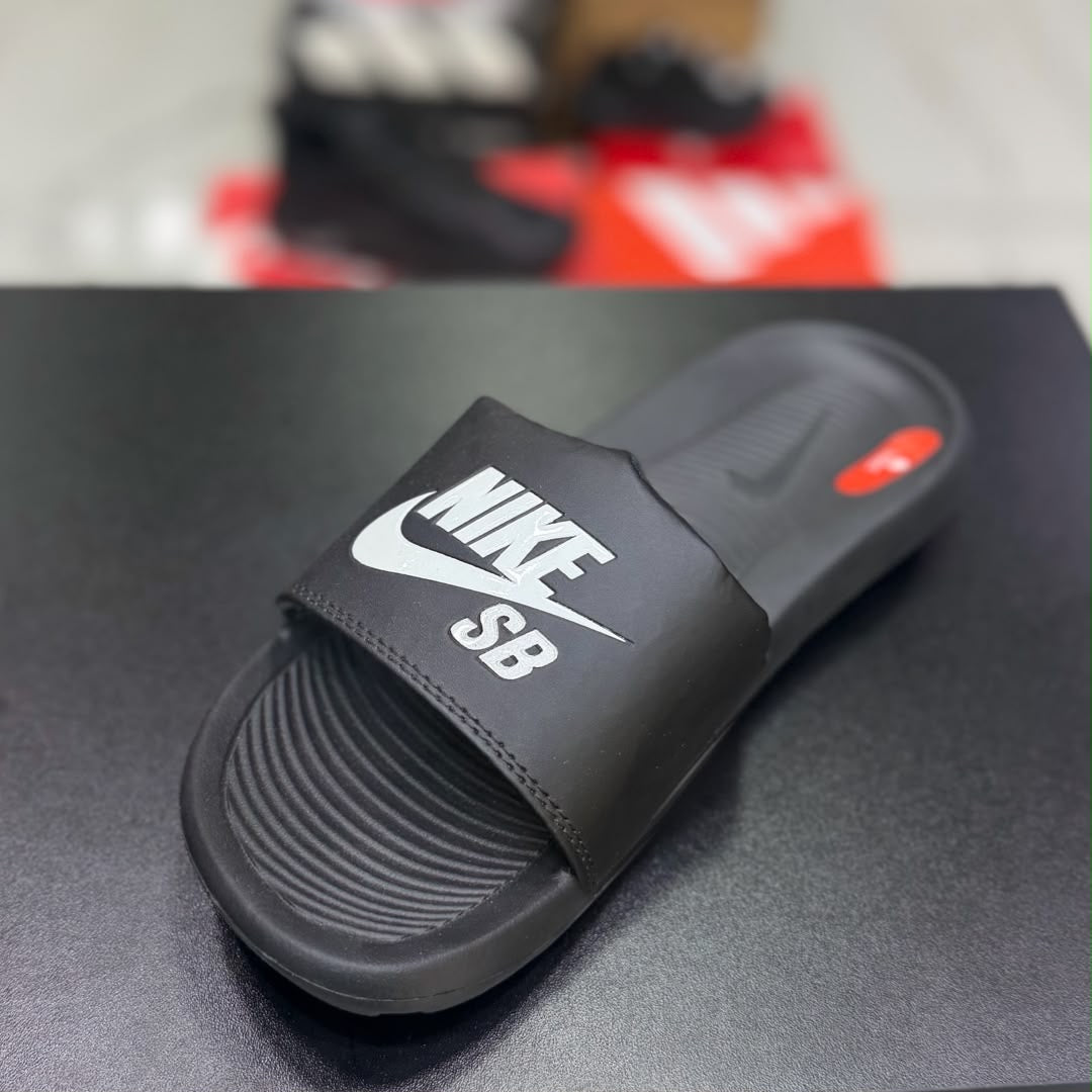 Nike Slipper