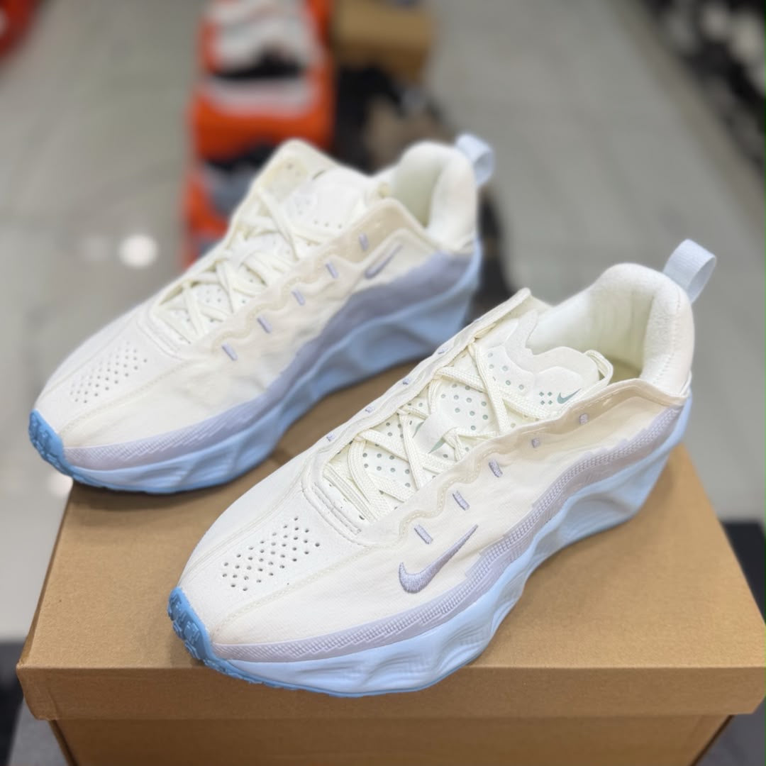 Nike Ava Edge