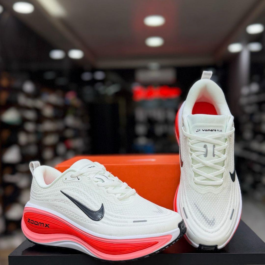 Nike Vomero 18 Plus