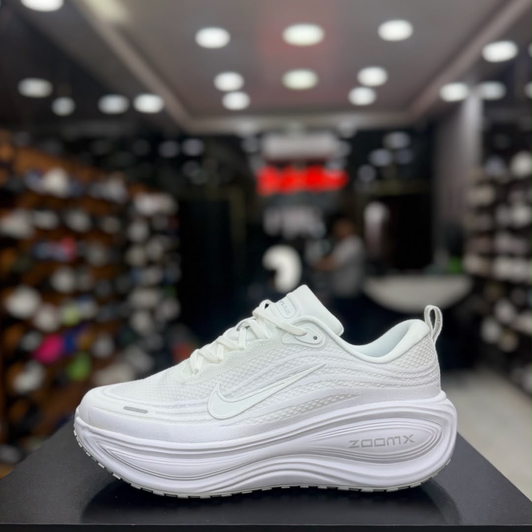 Nike Vomero 18 Plus