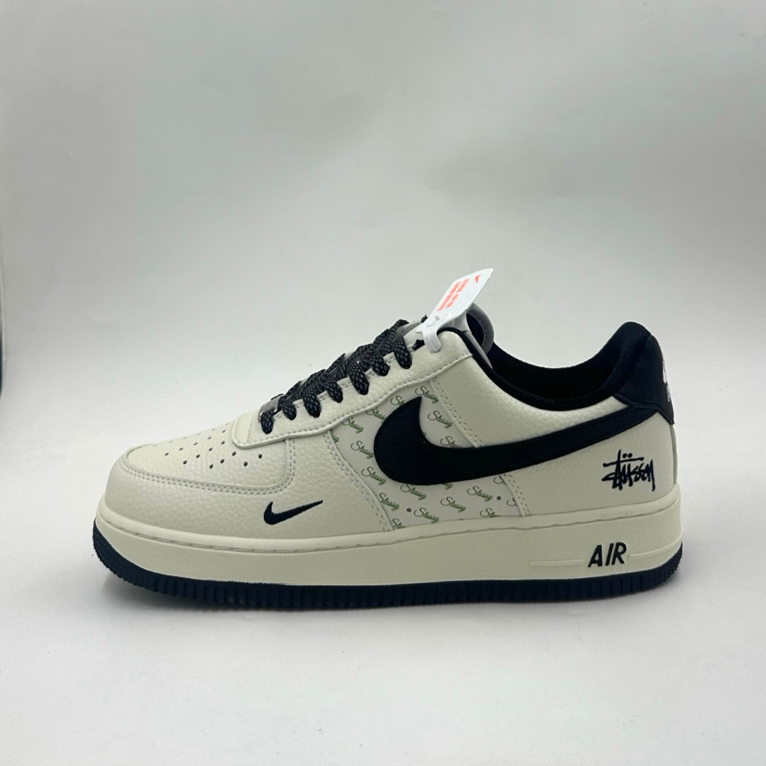 Nike Airforce 1 Beige / Black