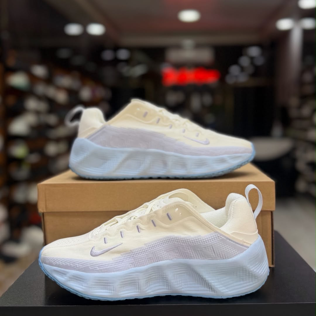 Nike Ava Edge