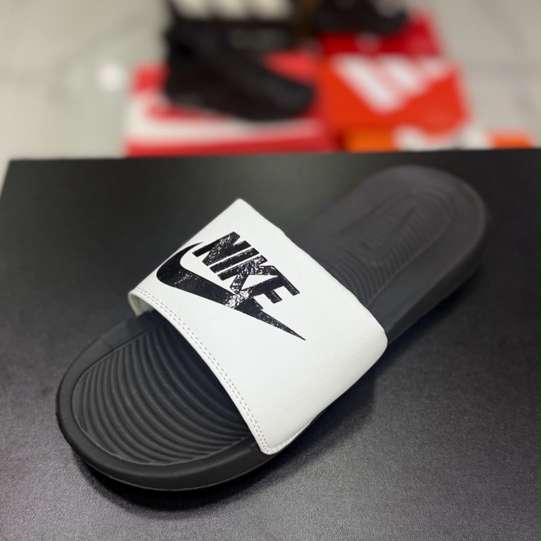 Nike Slipper