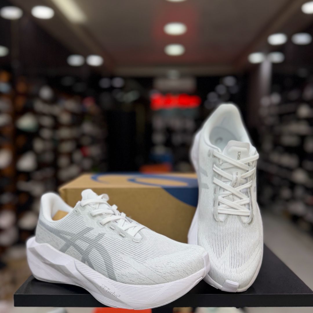 Asics Nova Blast 6
