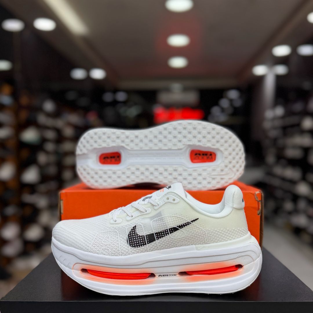 Nike Vomero 18 Premium
