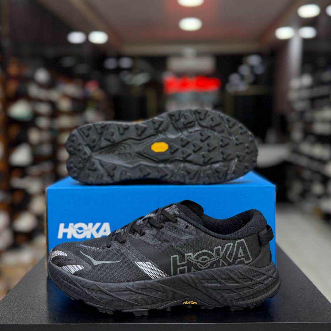 Hoka Speedgoat 7