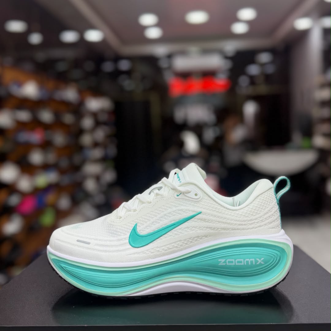 Nike Vomero 18 Plus